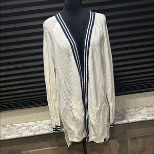 TROUVE Women’s White w Blue Trim Varsity LS Open Front Dorset Cardigan Large‎